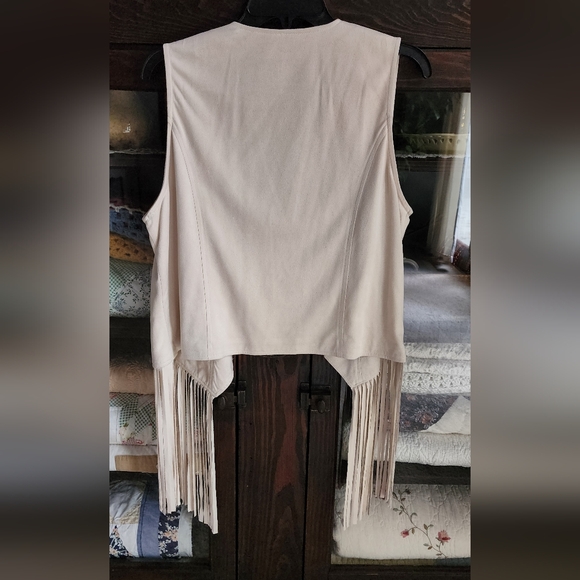 Roper Light Tan Vest with Fringe - Picture 5 of 6
